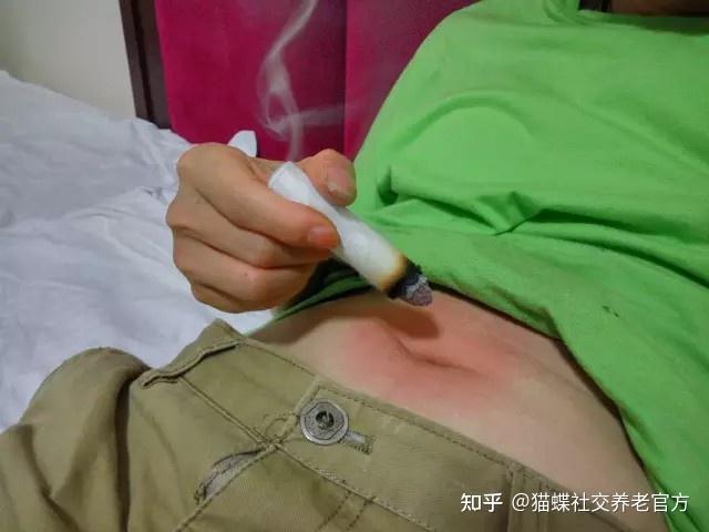 胃病艾灸的好处与功效_胃病艾灸患者经验交流_患者胃病经验交流艾灸方案